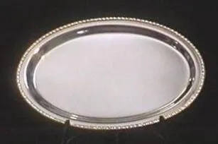 bandeja-ovalada-de-acero-inoxidable-con-moldura-perle-de-alpaca-nevey