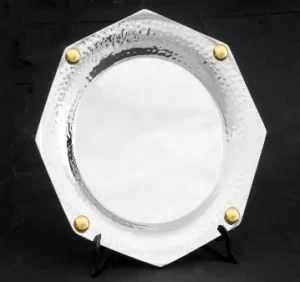 plato-octogonal-martele-con-boton-detalles-orfebreria-nevey-medallas