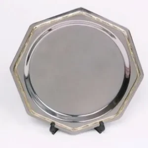 alt="Plato octogonal de acero inoxidable con moldura trenzada con grabado láser personalizado"