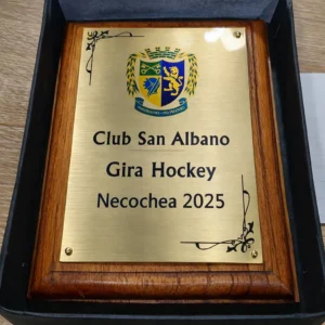 plaqueta conmemorativa bronce oro impresion UV full color