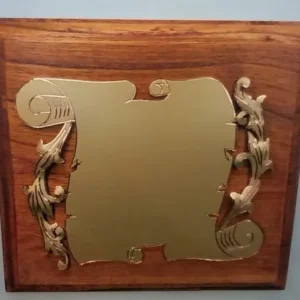 plaqueta conmemorativa de madera y oro para homenaje modelo 3400bm