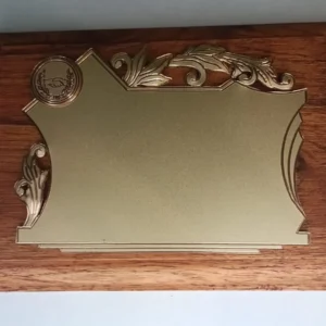 plaqueta conmemorativa de madera y oro para homenaje modelo 3600bm