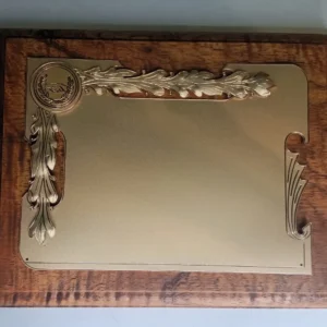 plaqueta conmemorativa de madera y oro para homenaje modelo 4200bm