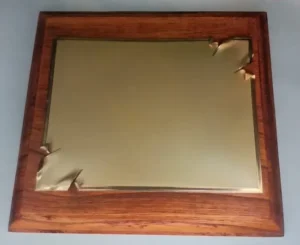 plaqueta conmemorativa de madera y oro para homenaje modelo 5200 orejas