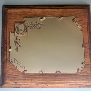 plaqueta conmemorativa de madera y oro para homenaje modelo 6100 bm