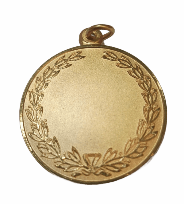Medallón circular 55mm con relieve de corona de laureles y pasa cinta incorporado.